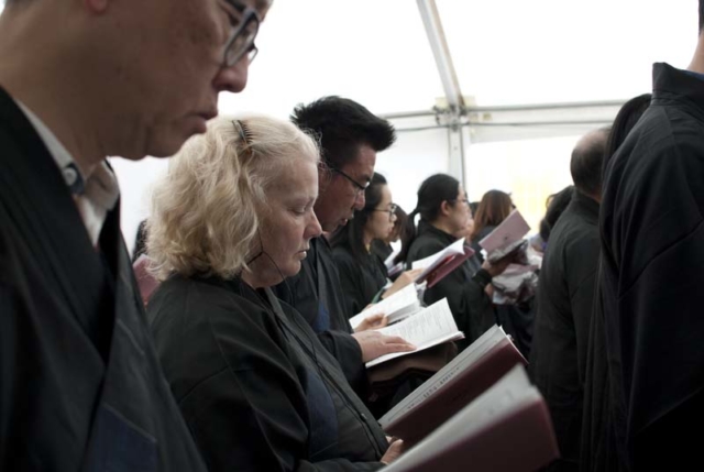 正授三皈五戒 Transmission of 3 Refuges & 5 Precepts