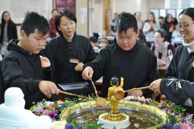 浴佛法會 Buddha Bathing 浴佛法會 Buddha Bathing
