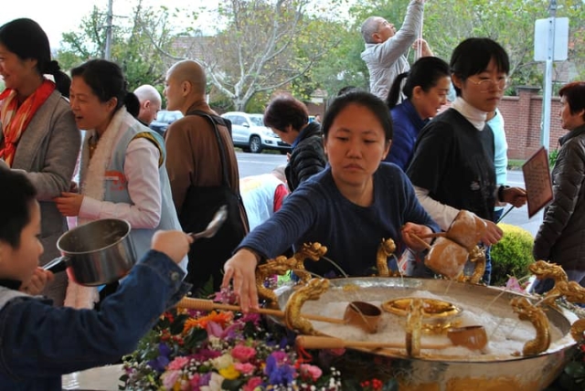 法會義工出坡 Volunteering 法會義工出坡 Volunteering